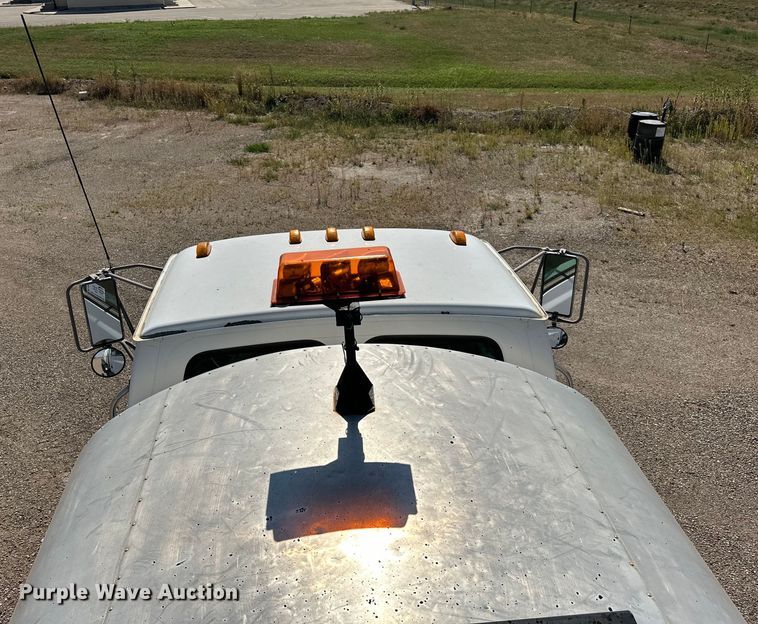 image for item DN0745 2005 Sterling  L7500 oil distributor truck