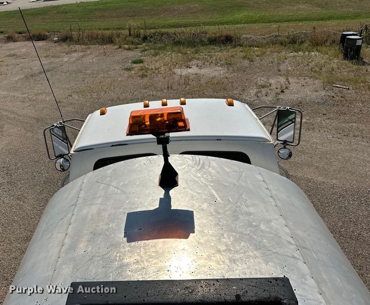 image for item DN0745 2005 Sterling  L7500 oil distributor truck