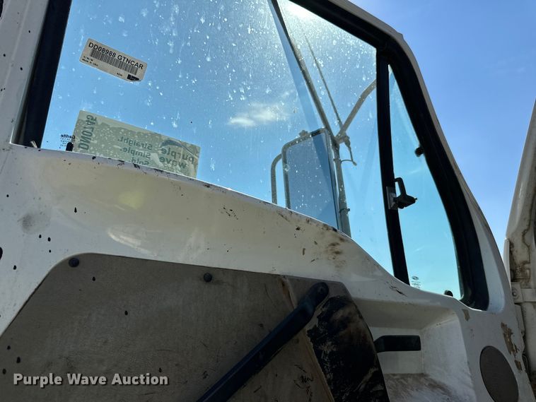 image for item DN0745 2005 Sterling  L7500 oil distributor truck