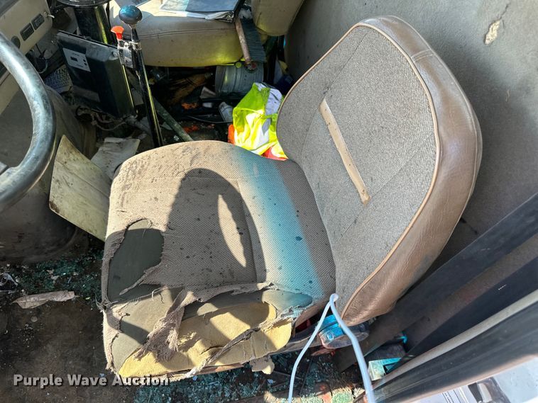 image for item DN0745 2005 Sterling  L7500 oil distributor truck