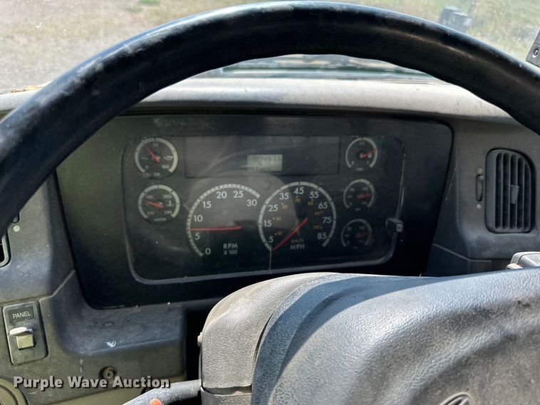 image for item DN0745 2005 Sterling  L7500 oil distributor truck