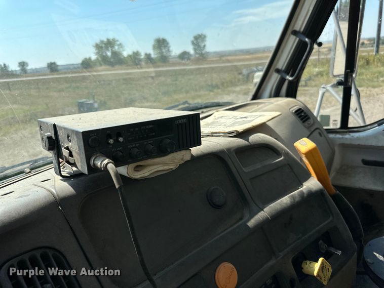 image for item DN0745 2005 Sterling  L7500 oil distributor truck