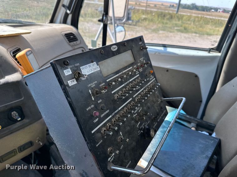 image for item DN0745 2005 Sterling  L7500 oil distributor truck