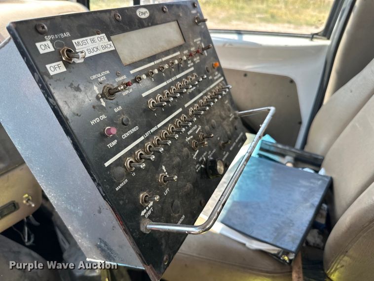 image for item DN0745 2005 Sterling  L7500 oil distributor truck