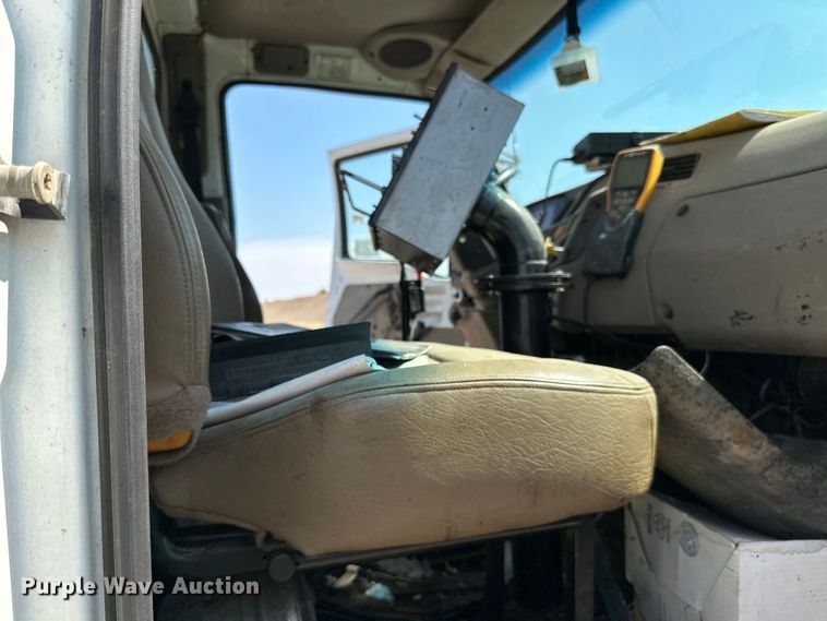 image for item DN0745 2005 Sterling  L7500 oil distributor truck