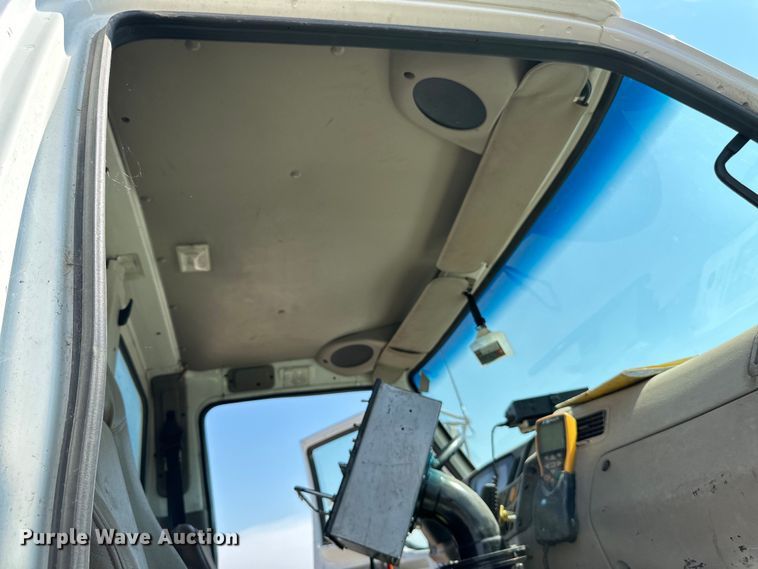 image for item DN0745 2005 Sterling  L7500 oil distributor truck