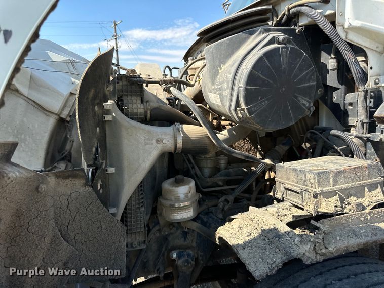 image for item DN0745 2005 Sterling  L7500 oil distributor truck