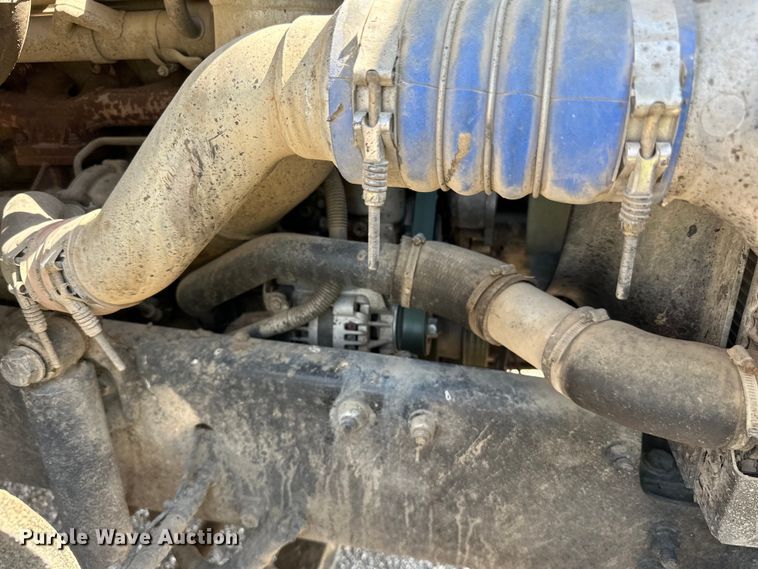 image for item DN0745 2005 Sterling  L7500 oil distributor truck