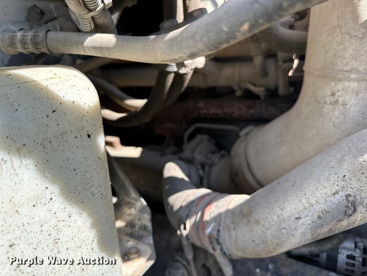 image for item DN0745 2005 Sterling  L7500 oil distributor truck