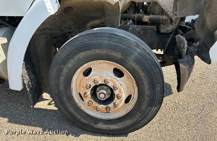 image for item DN0745 2005 Sterling  L7500 oil distributor truck