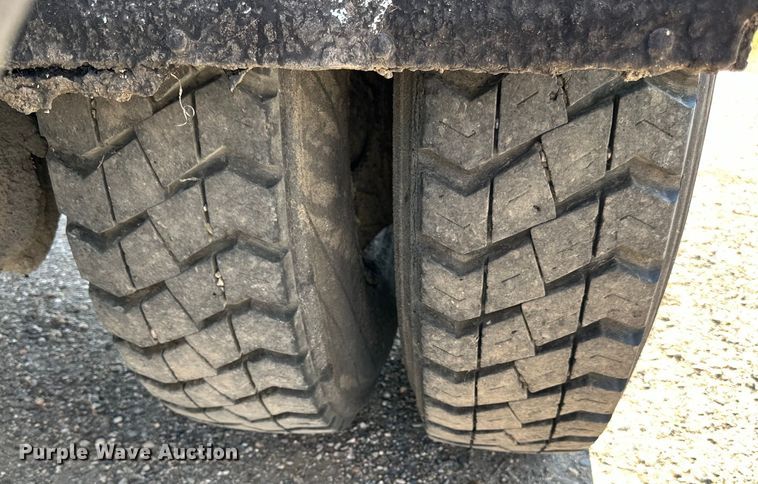 image for item DN0745 2005 Sterling  L7500 oil distributor truck