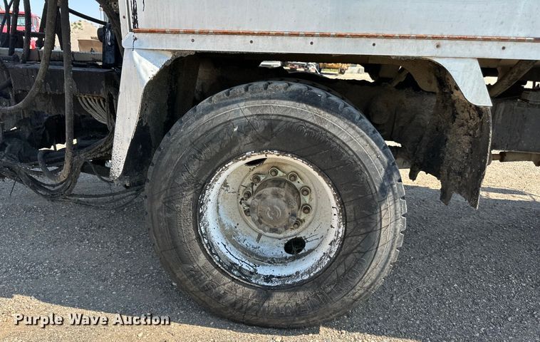 image for item DN0745 2005 Sterling  L7500 oil distributor truck