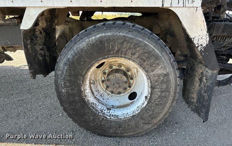 image for item DN0745 2005 Sterling  L7500 oil distributor truck