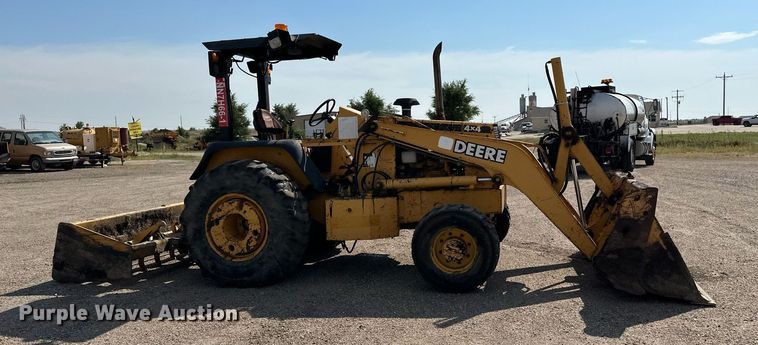 image for item DN0746 John Deere 210LE landscape tractor