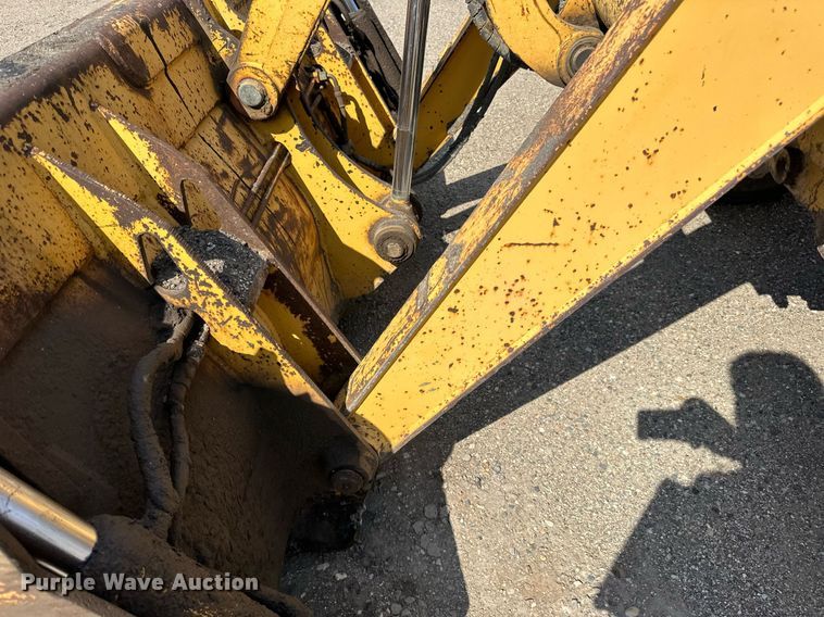 image for item DN0746 John Deere 210LE landscape tractor