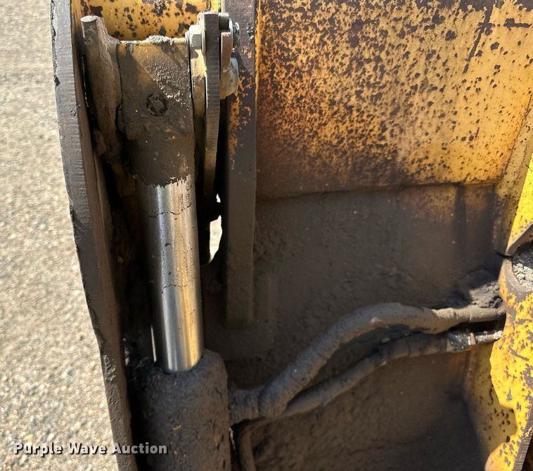 image for item DN0746 John Deere 210LE landscape tractor