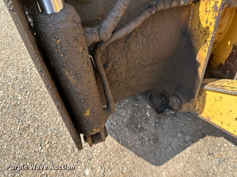 image for item DN0746 John Deere 210LE landscape tractor