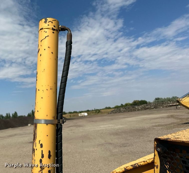 image for item DN0746 John Deere 210LE landscape tractor