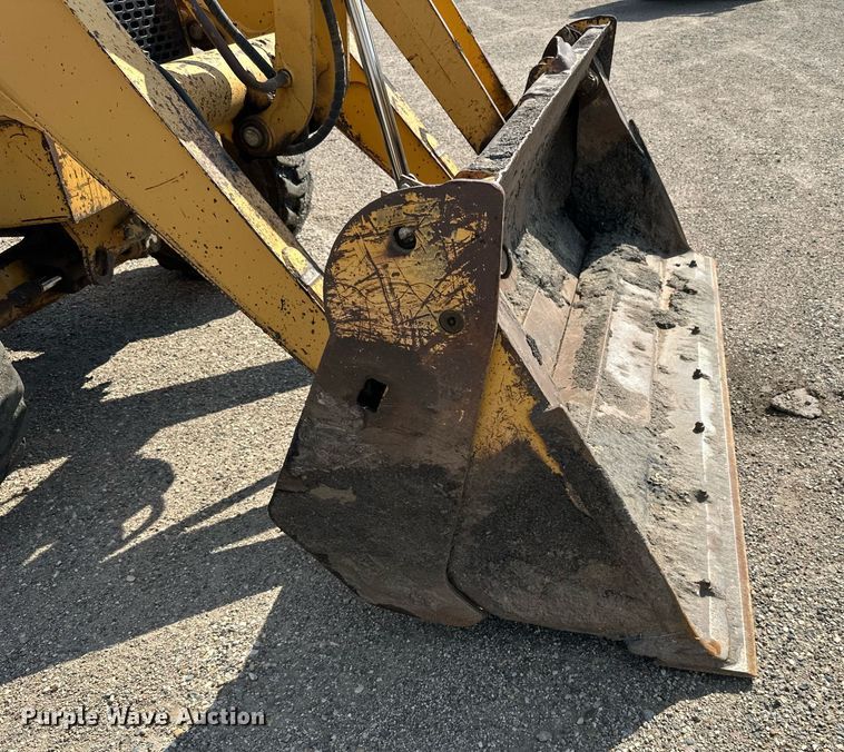 image for item DN0746 John Deere 210LE landscape tractor