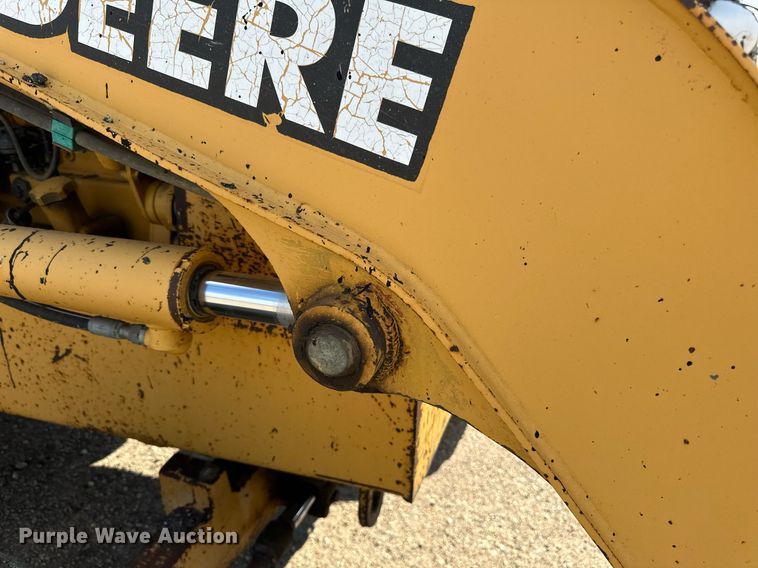 image for item DN0746 John Deere 210LE landscape tractor