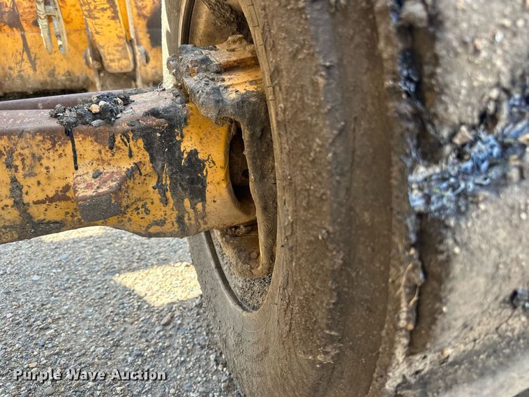 image for item DN0746 John Deere 210LE landscape tractor