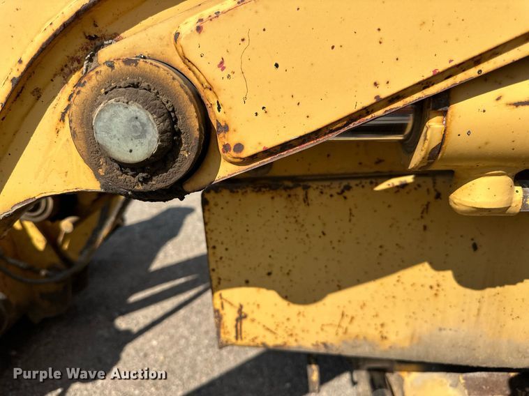 image for item DN0746 John Deere 210LE landscape tractor