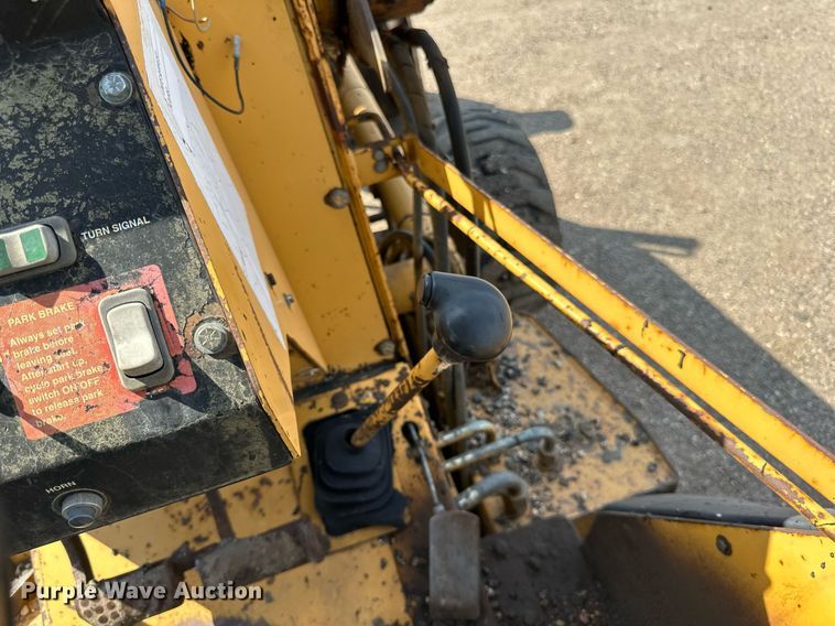 image for item DN0746 John Deere 210LE landscape tractor