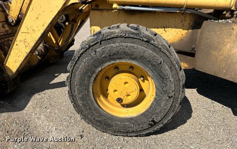 image for item DN0746 John Deere 210LE landscape tractor