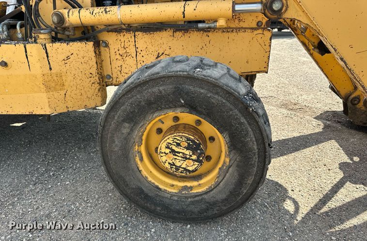 image for item DN0746 John Deere 210LE landscape tractor