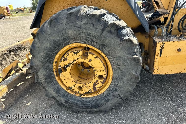 image for item DN0746 John Deere 210LE landscape tractor