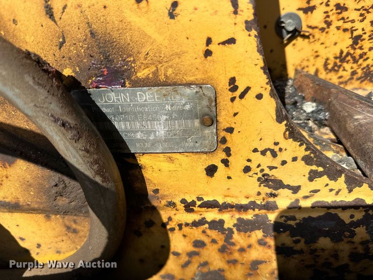 image for item DN0746 John Deere 210LE landscape tractor