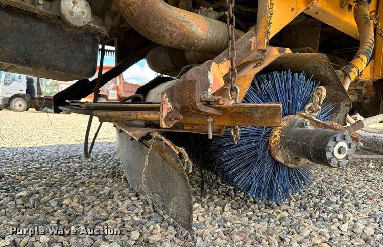 image for item DN0748 1988 Elgin street sweeper truck