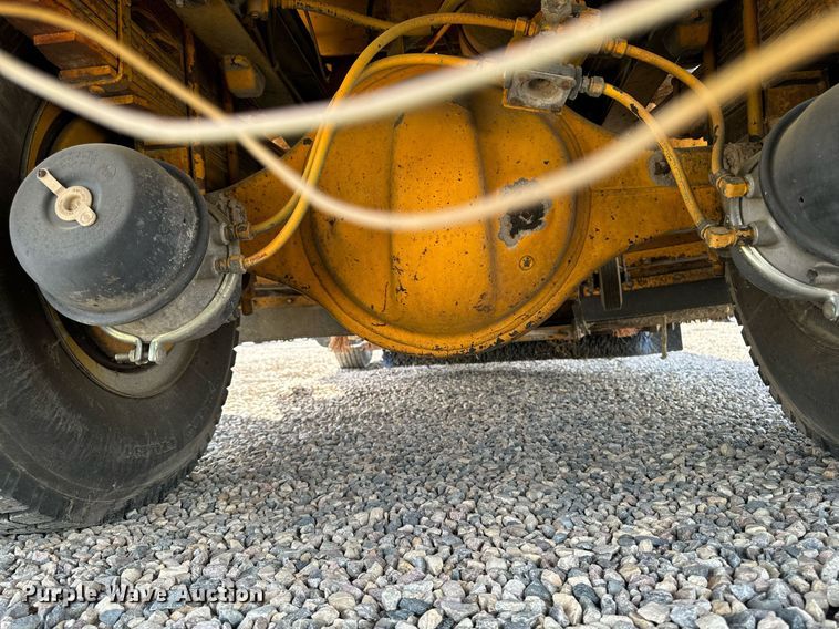 image for item DN0748 1988 Elgin street sweeper truck