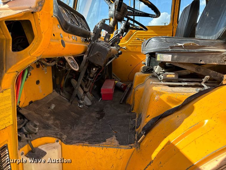 image for item DN0748 1988 Elgin street sweeper truck