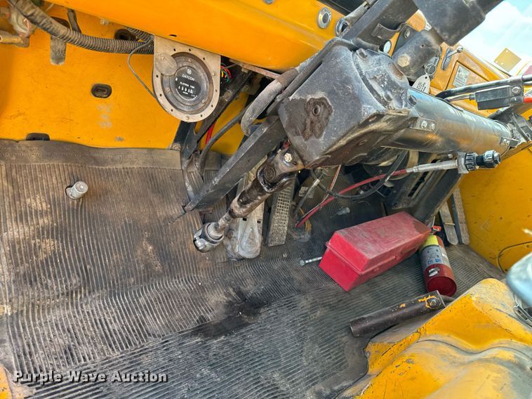 image for item DN0748 1988 Elgin street sweeper truck