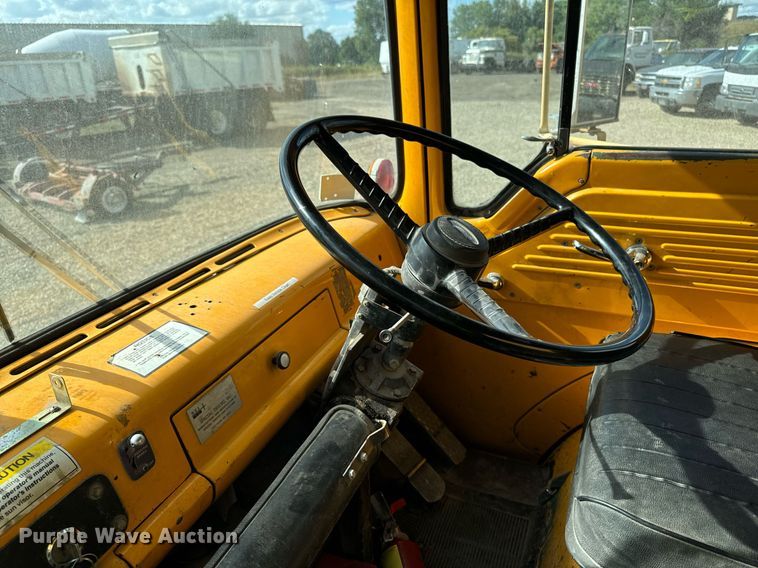 image for item DN0748 1988 Elgin street sweeper truck