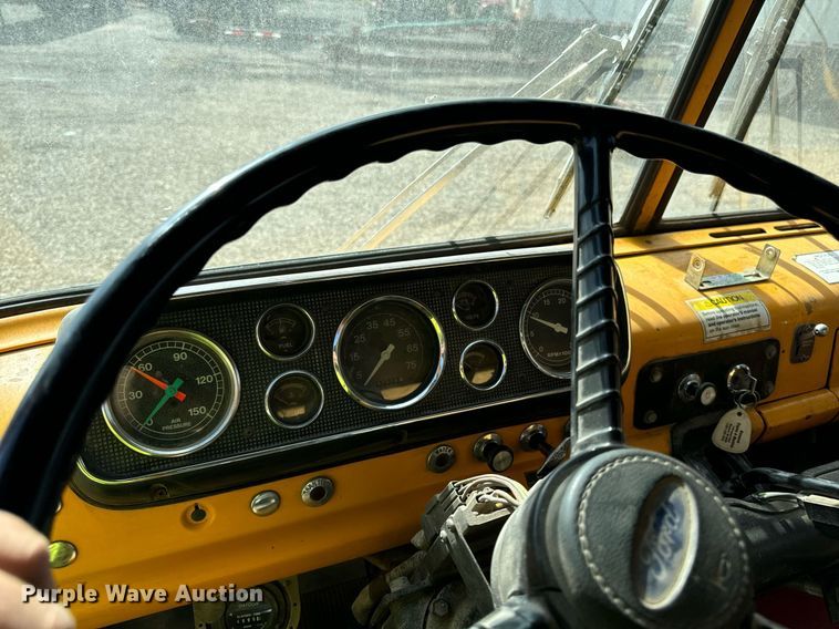 image for item DN0748 1988 Elgin street sweeper truck