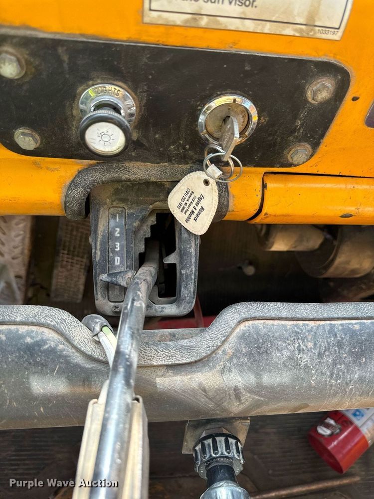 image for item DN0748 1988 Elgin street sweeper truck