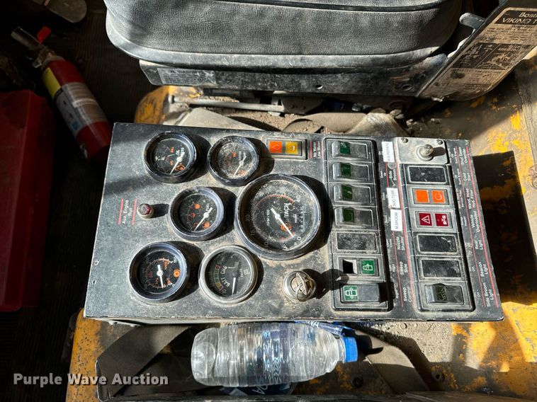 image for item DN0748 1988 Elgin street sweeper truck