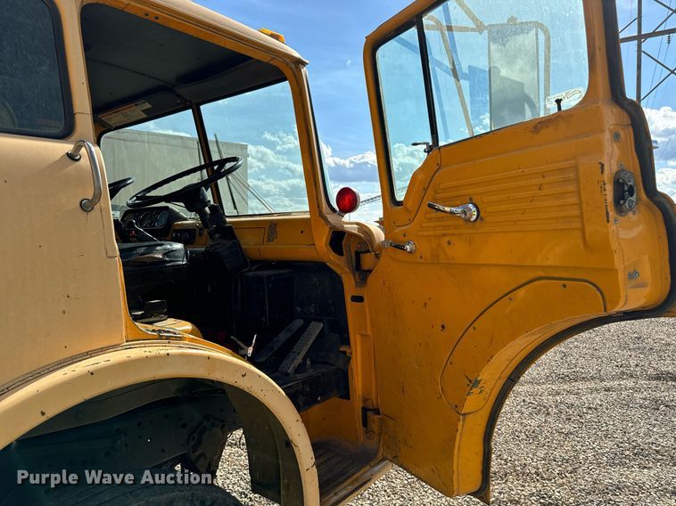 image for item DN0748 1988 Elgin street sweeper truck