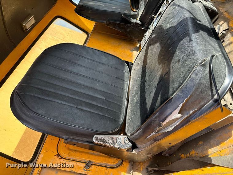 image for item DN0748 1988 Elgin street sweeper truck