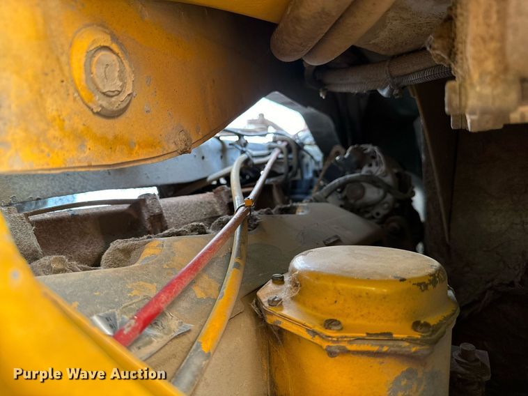 image for item DN0748 1988 Elgin street sweeper truck