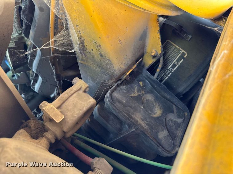 image for item DN0748 1988 Elgin street sweeper truck