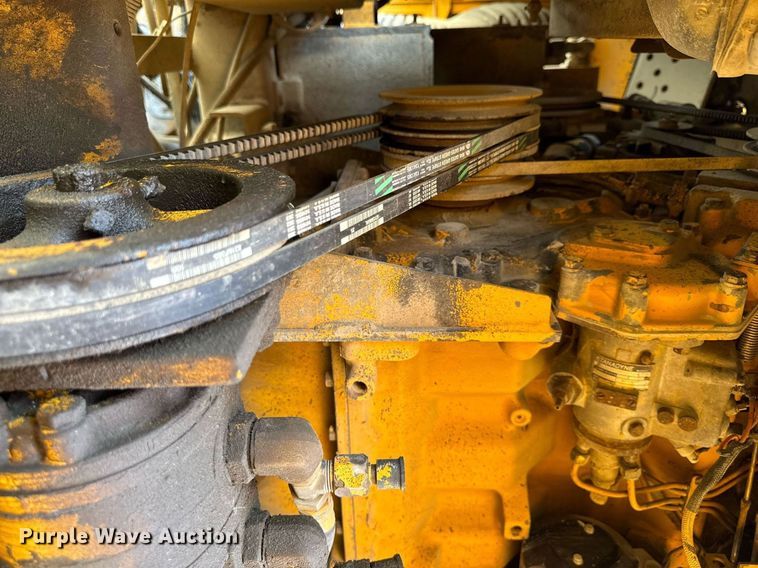 image for item DN0748 1988 Elgin street sweeper truck