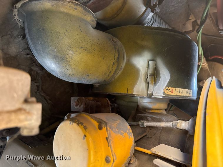 image for item DN0748 1988 Elgin street sweeper truck