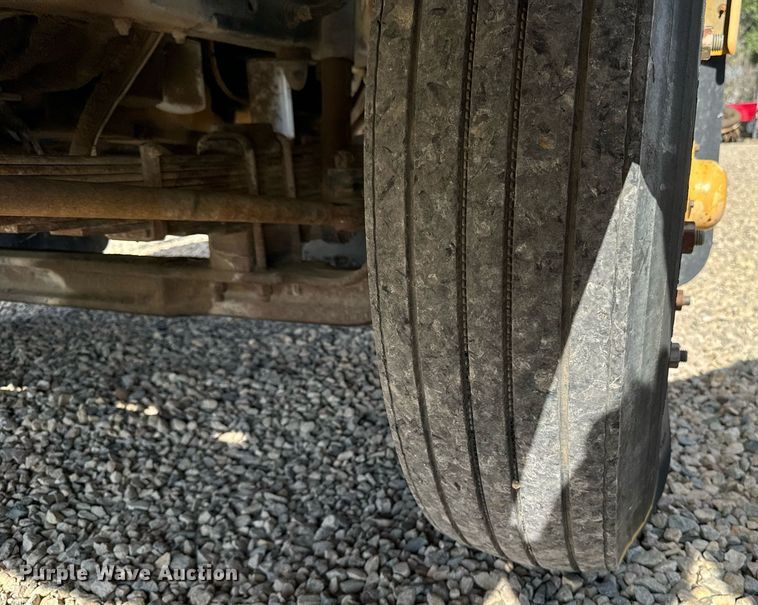 image for item DN0748 1988 Elgin street sweeper truck