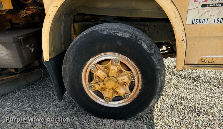 image for item DN0748 1988 Elgin street sweeper truck