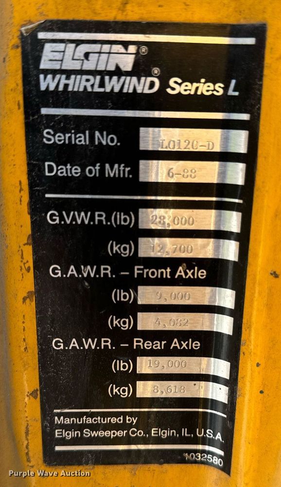 image for item DN0748 1988 Elgin street sweeper truck