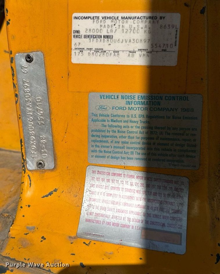 image for item DN0748 1988 Elgin street sweeper truck