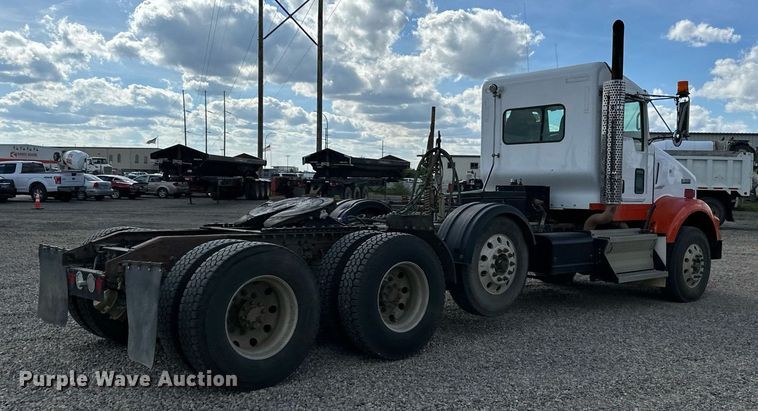 image for item DN0750 2009 Kenworth  T800 semi truck
